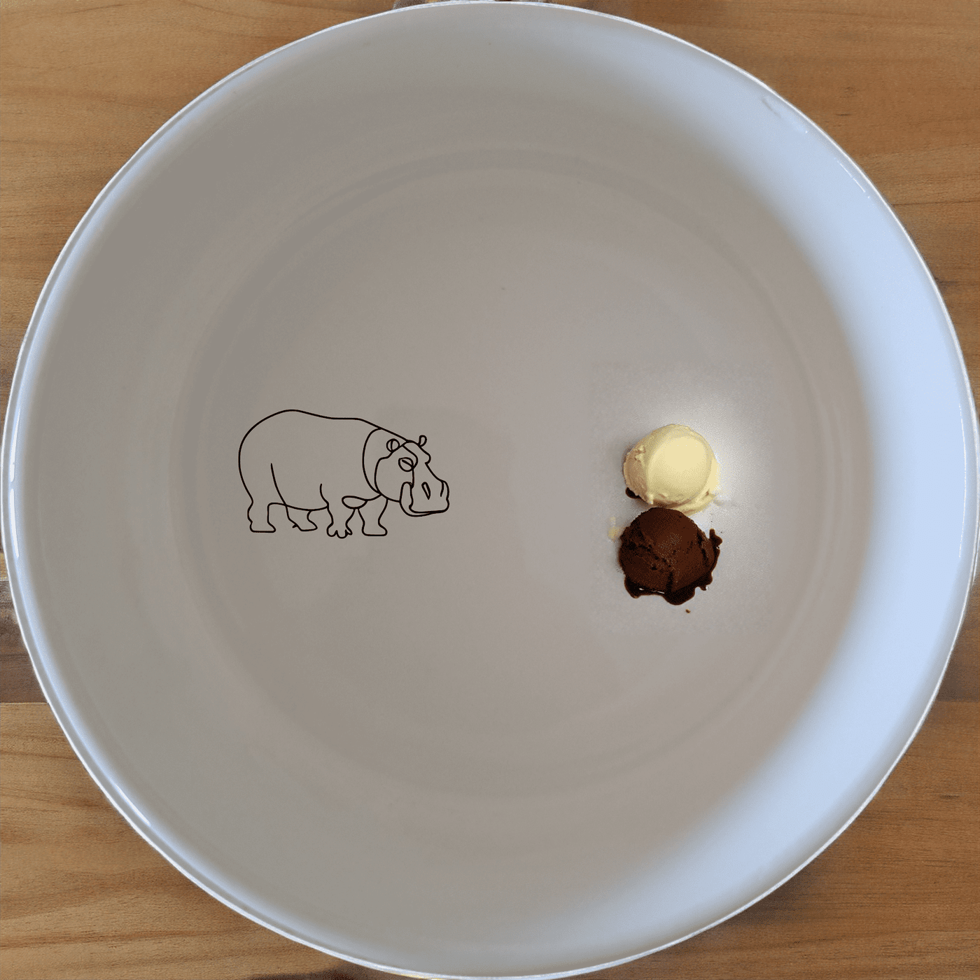 The Curvey Silhouette Hippo Bowl Set of 4 - Range 3 features a sleek, modern design with a subtle hippo silhouette etched into each bowl. Perfect for everyday use or special occasions.