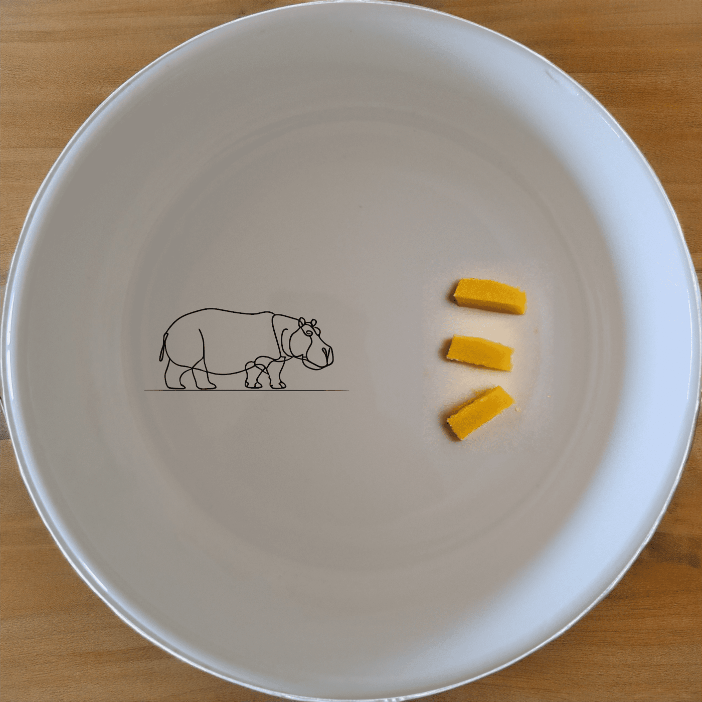 Curvey Silhouette Hippo Bowl Set of 4 - Range 4 is a stylish and practical addition to any kitchen, perfect for everyday use or special occasions.