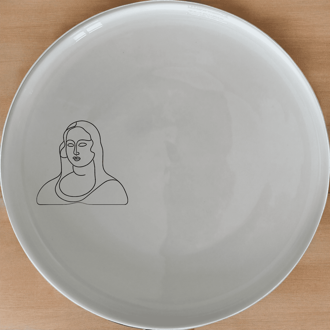 Curvy Fat Mona Lisa Side Plate Set of 4 - Range 2 is a stylish and modern addition to any dining set, perfect for everyday use or special occasions.