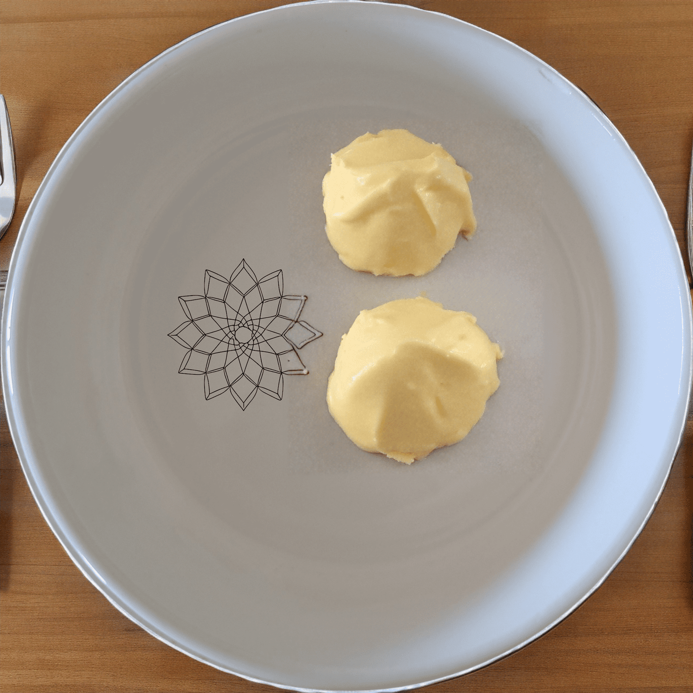 The Islamic Imagery Bowl Set of 4 features elegant geometric patterns for a modern touch to your dining experience.