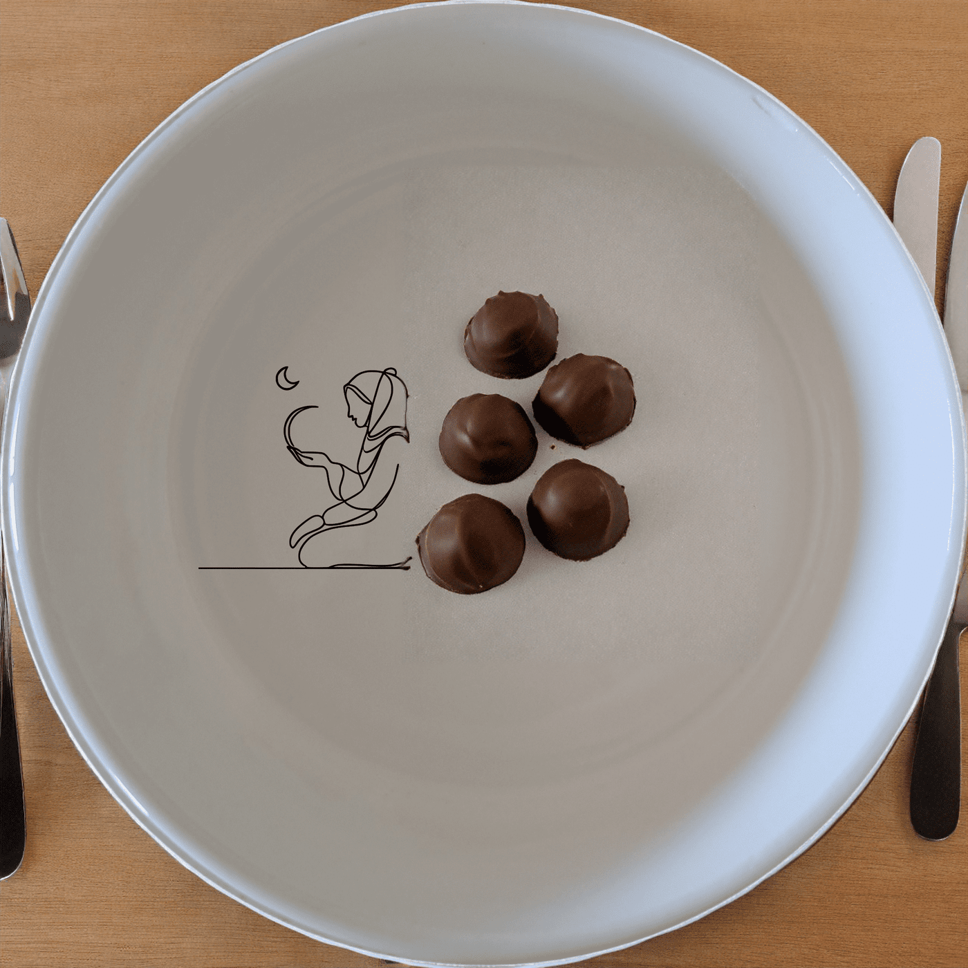 The Islamic Imagery Bowl Set of 4 features delicate, laser-etched designs that bring ancient art to modern dining. Crafted from premium ceramic, these bowls are perfect for everyday use or special occasions.