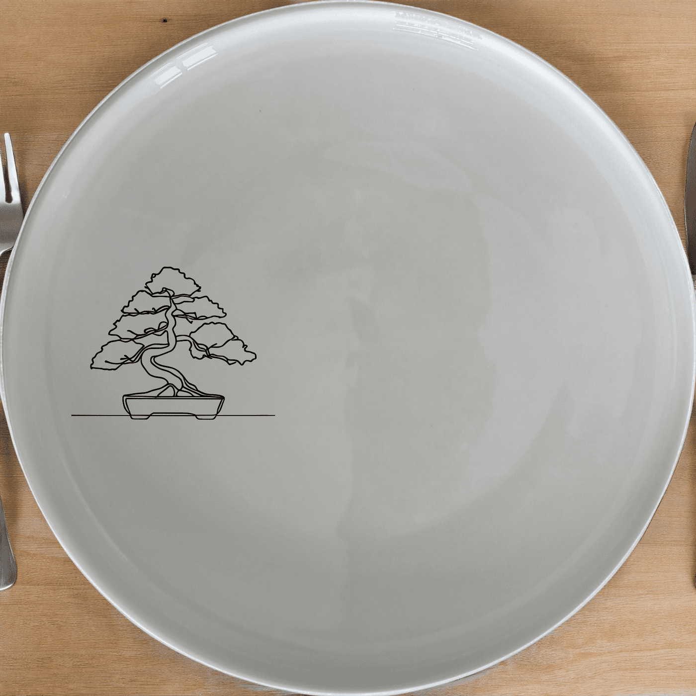 Japanese Bonsai Tree Dinner Plate Set of 4 - Range 2 is a stylish and elegant addition to any dining table, perfect for everyday use or special occasions.