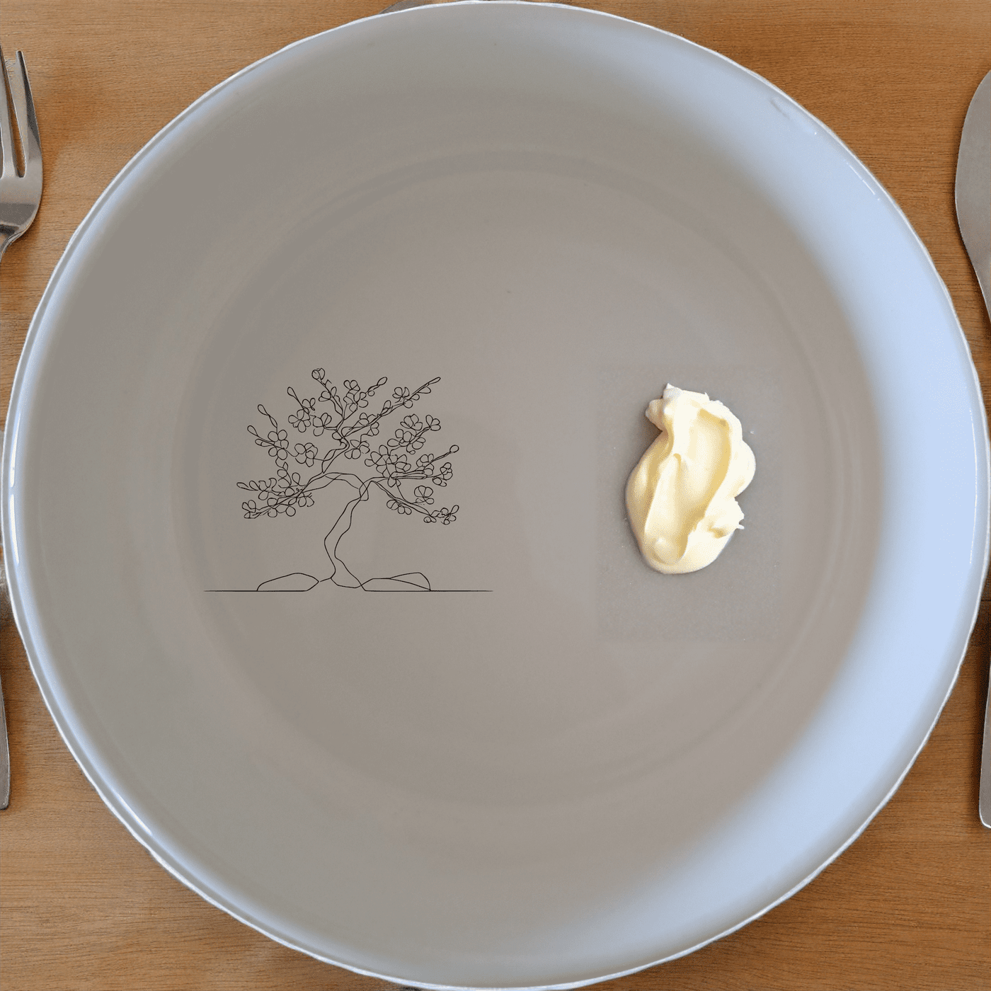 Japanese Cherry Blossom Bowl Set of 4 - Range 1 is a beautiful and elegant set of bowls perfect for any occasion.