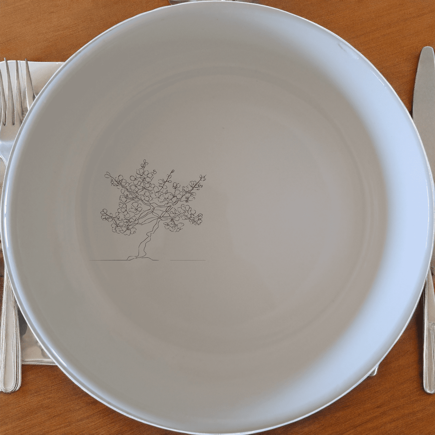 Japanese Cherry Blossom Bowl Set of 4 - Range 4 is a beautiful and elegant set of bowls perfect for any occasion.