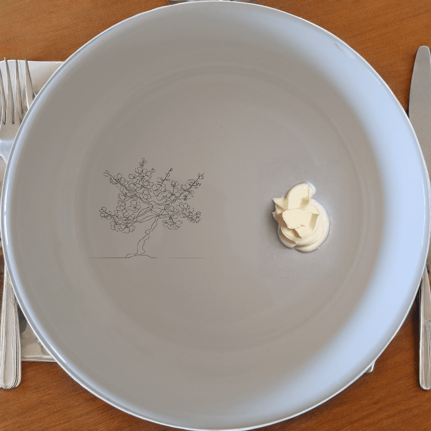 Japanese Cherry Blossom Bowl Set of 4 - Range 4 is a beautiful and elegant set of bowls perfect for any occasion.