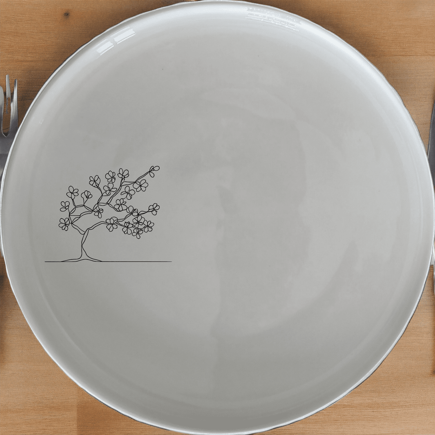 Japanese Cherry Blossom Tree Dinner Plate Set of 4 - Range 3 is a beautiful and elegant set of plates perfect for any dining occasion.
