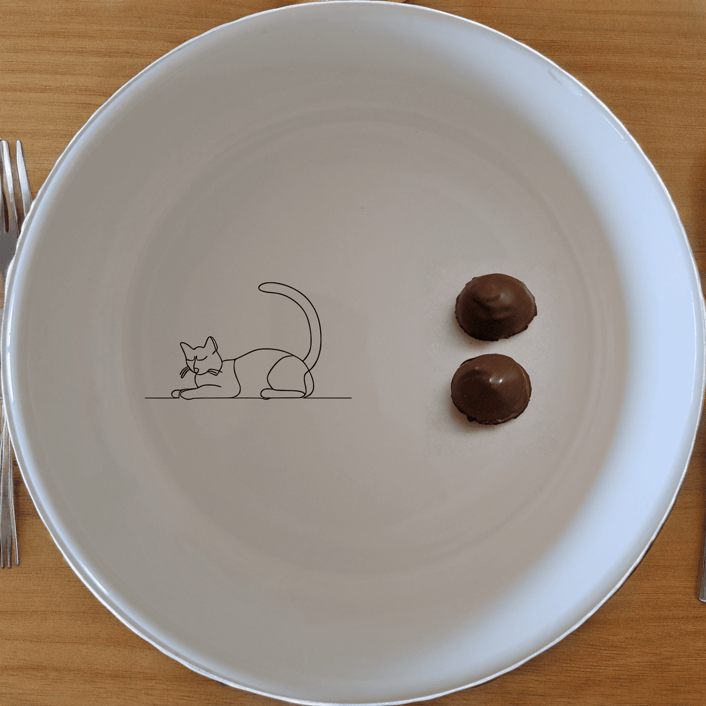 Lazy Stretching Cat Bowl Set of 4 - Range 2 is a charming and functional addition to any kitchen, perfect for pet lovers.