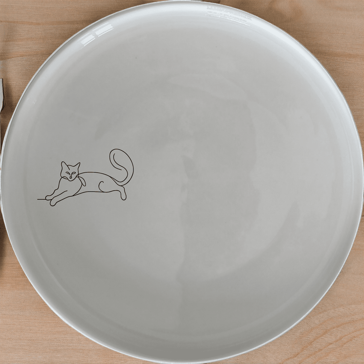 Lazy Stretching Cat Dinner Plate Set of 4 - Range 4 is a charming and stylish addition to any dining table, perfect for cat lovers.