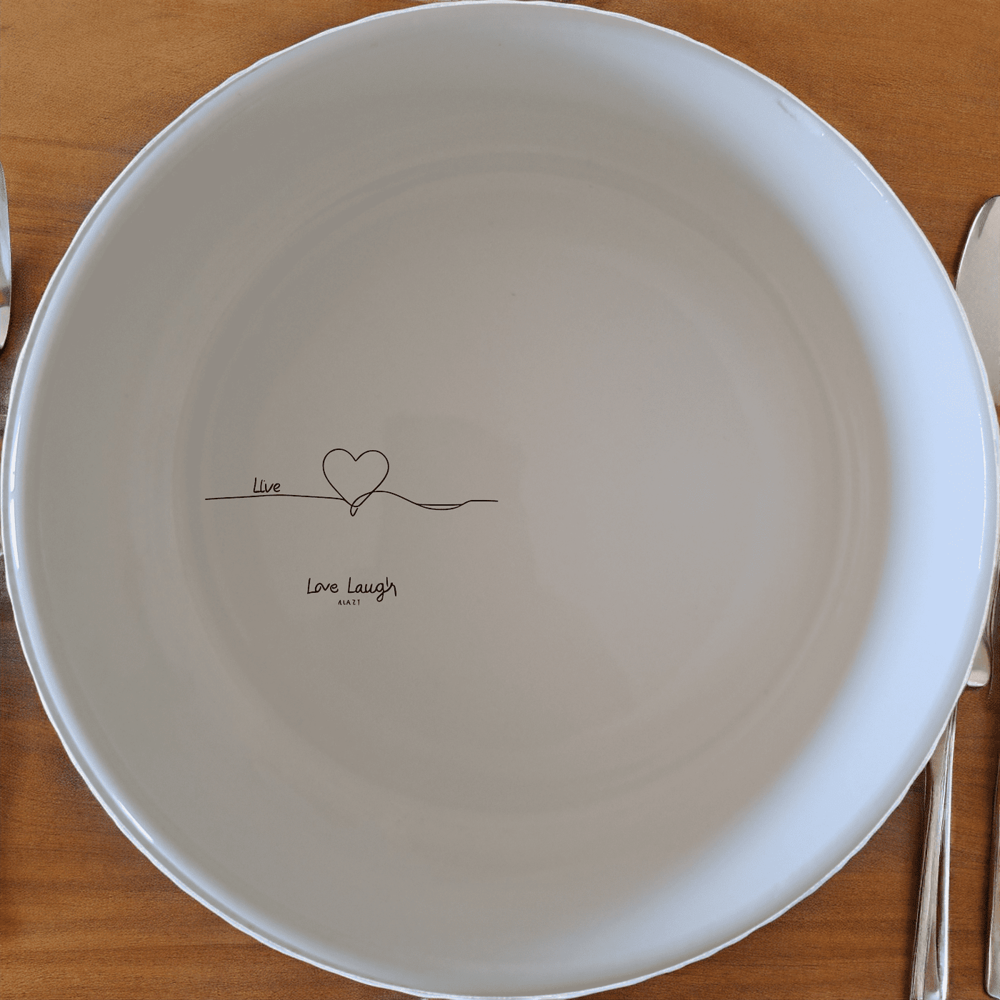 Live Love Laugh Bowl Set of 4 - Range 2 is a beautiful and versatile set perfect for everyday use or special occasions.
