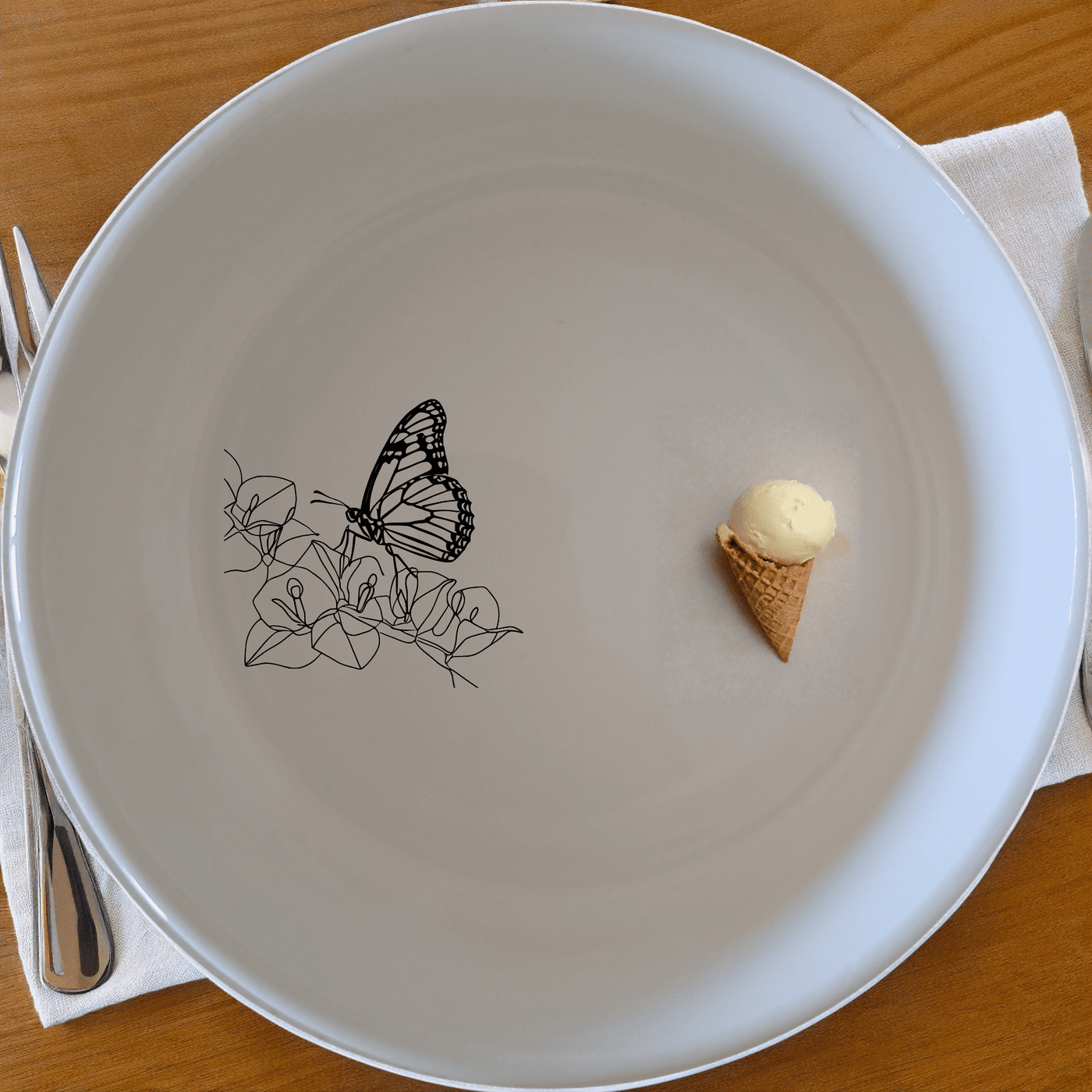 Monarch Butterfly Bougainvillea Bowl Set of 4 - Range 1 is a beautiful and elegant set of four ceramic bowls, perfect for any dining occasion.