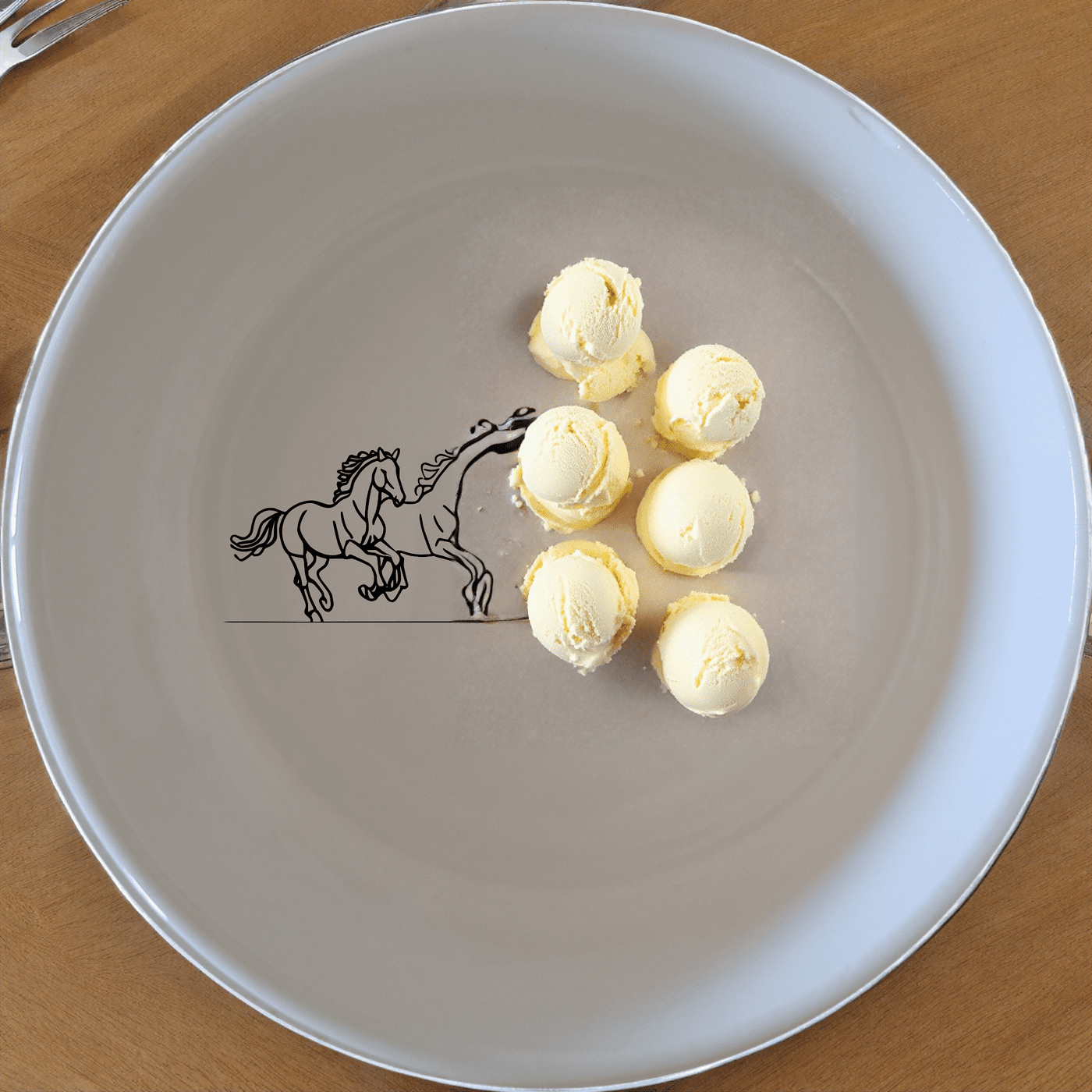 The Running Horses Bowl Set of 4 features a sleek silhouette of two horses in motion, perfect for adding a touch of elegance to your dining experience.
