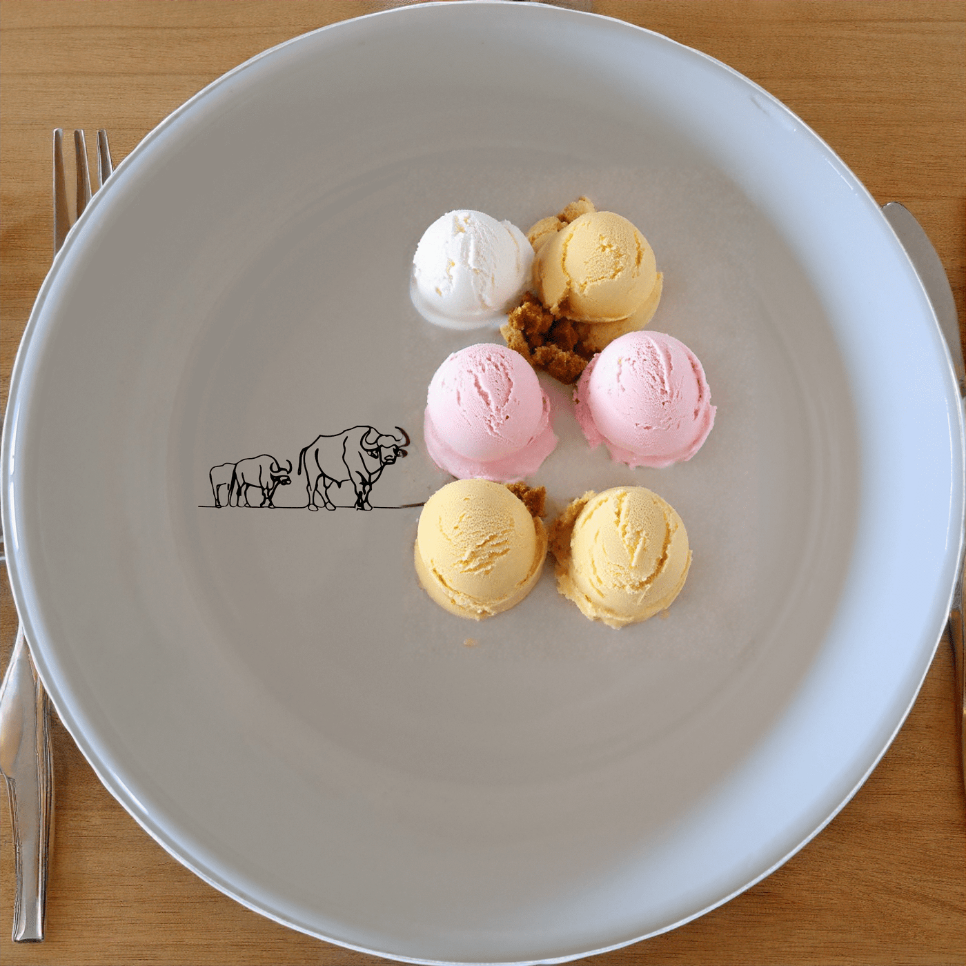 Discover the African Buffalo Silhouette Bowl Set of 4, a unique and stylish addition to your kitchen. These bowls feature a striking silhouette design that adds a touch of nature-inspired elegance to any meal.