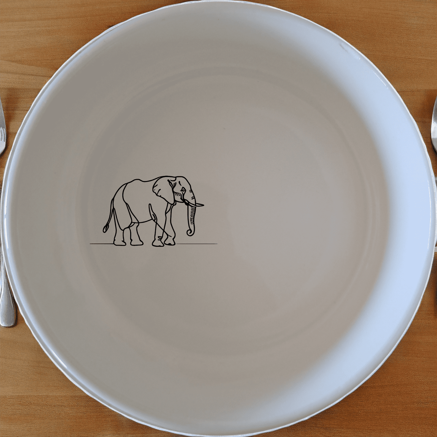 The Silhouette Big Five African Elephant Bowl Set of 4 features elegant designs perfect for any dining occasion.