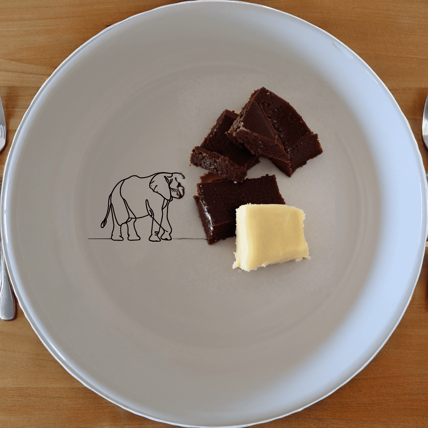 The Silhouette Big Five African Elephant Bowl Set of 4 features elegant designs perfect for any dining occasion.