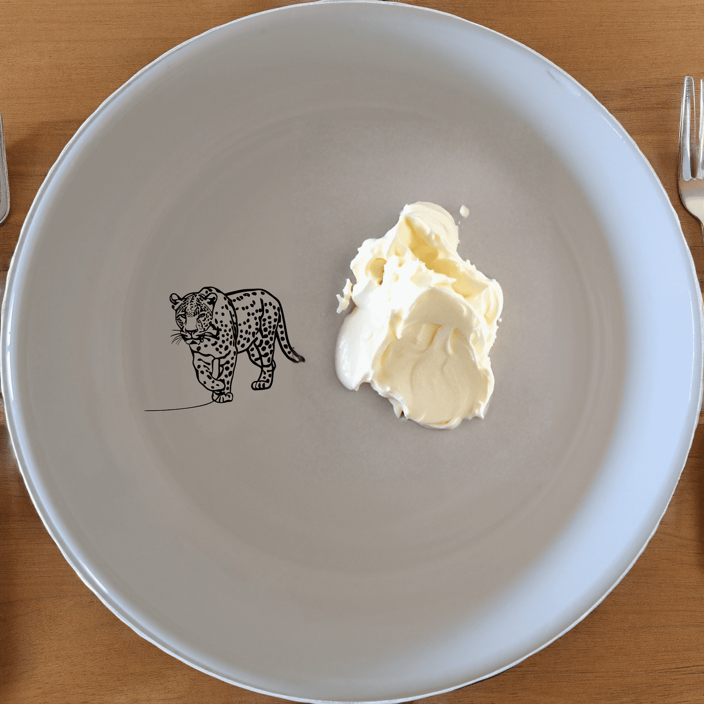 The Silhouette Big Five African Leopard Bowl Set of 4 features elegant leopard designs on white ceramic bowls, perfect for a stylish dining experience.