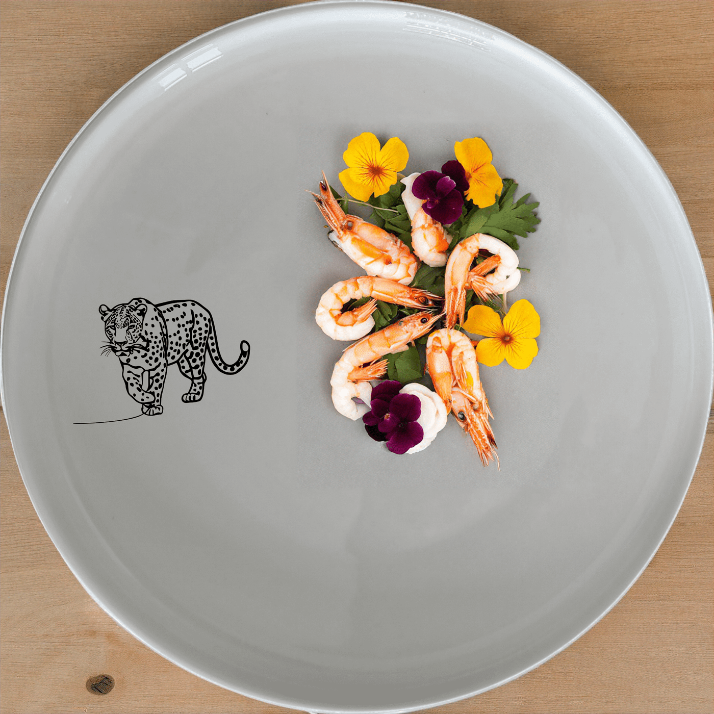 The Silhouette Big Five African Leopard Dinner Plate Set of 4 features elegant leopard designs for a stylish dining experience.