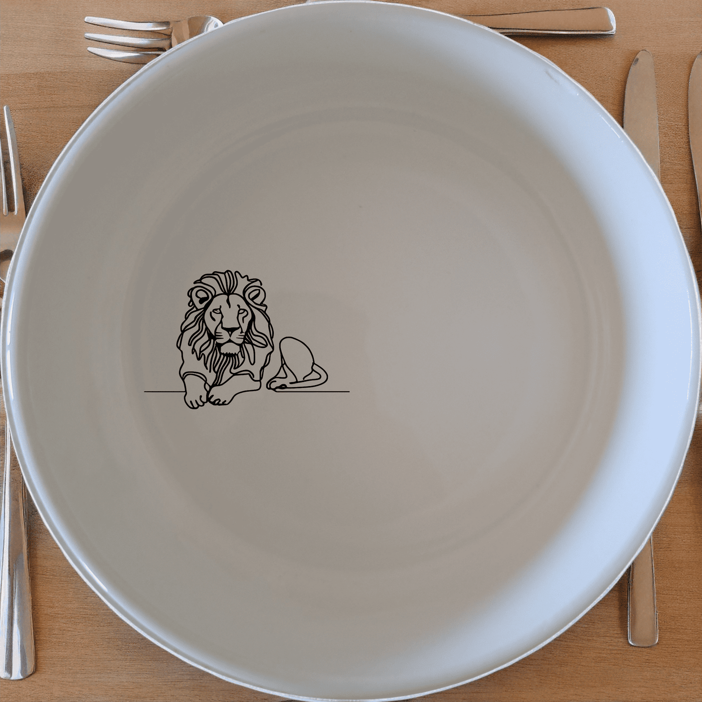 The African Lion Bowl Set of 4 features a sleek silhouette design, perfect for modern dining and everyday use.