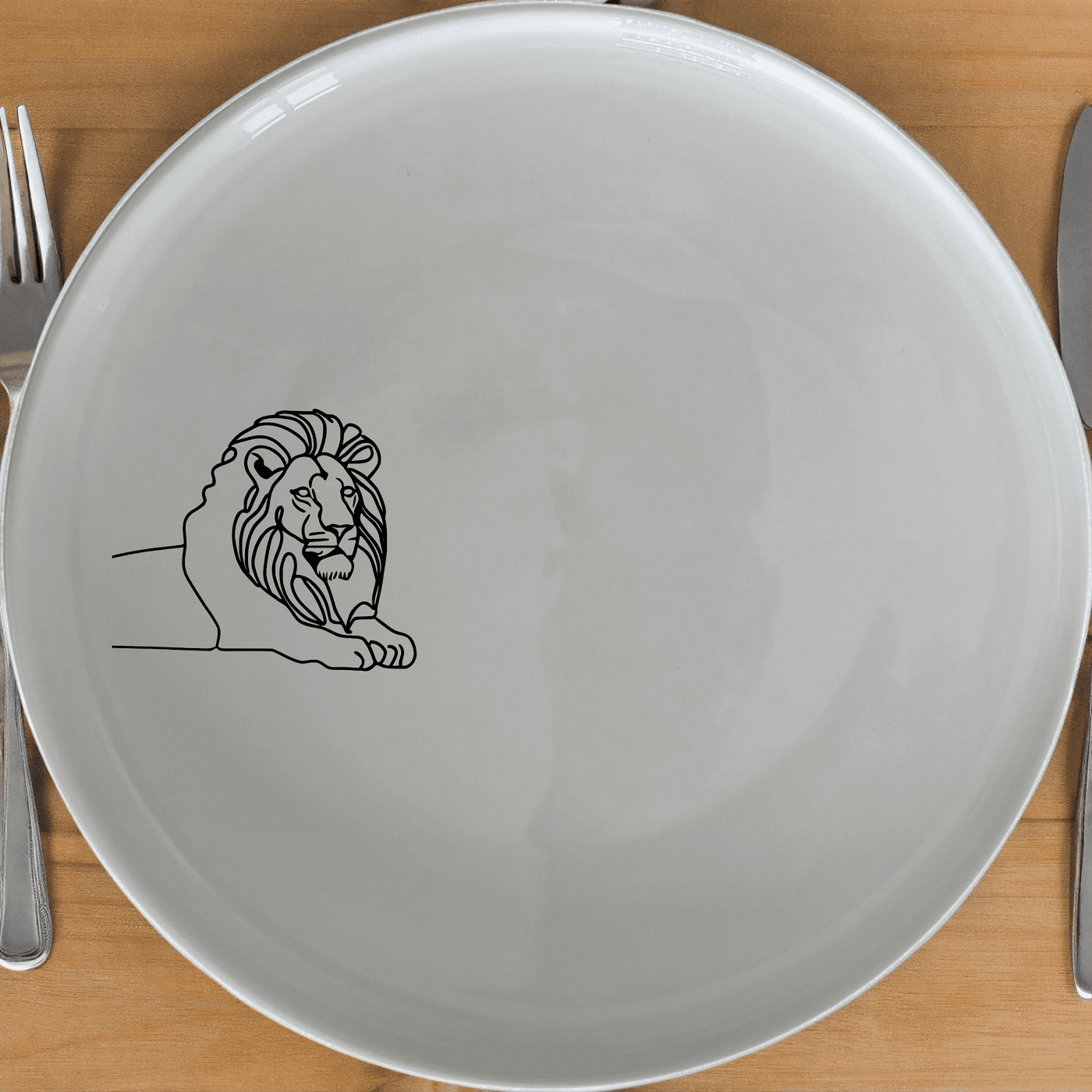 The African Lion Dinner Plate Set of 4 features a sleek silhouette design, perfect for modern dining and everyday use.