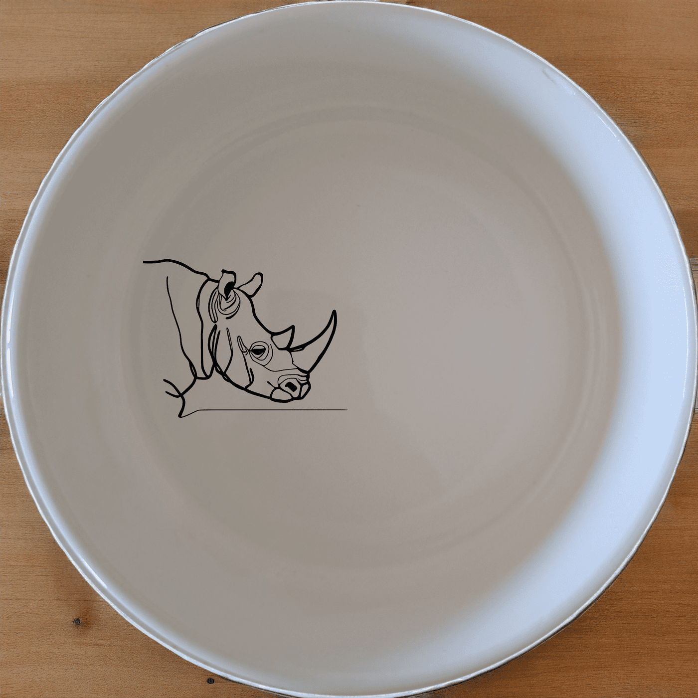 The Silhouette Big Five African Rhino Bowl Set of 4 features elegant designs perfect for any dining occasion.