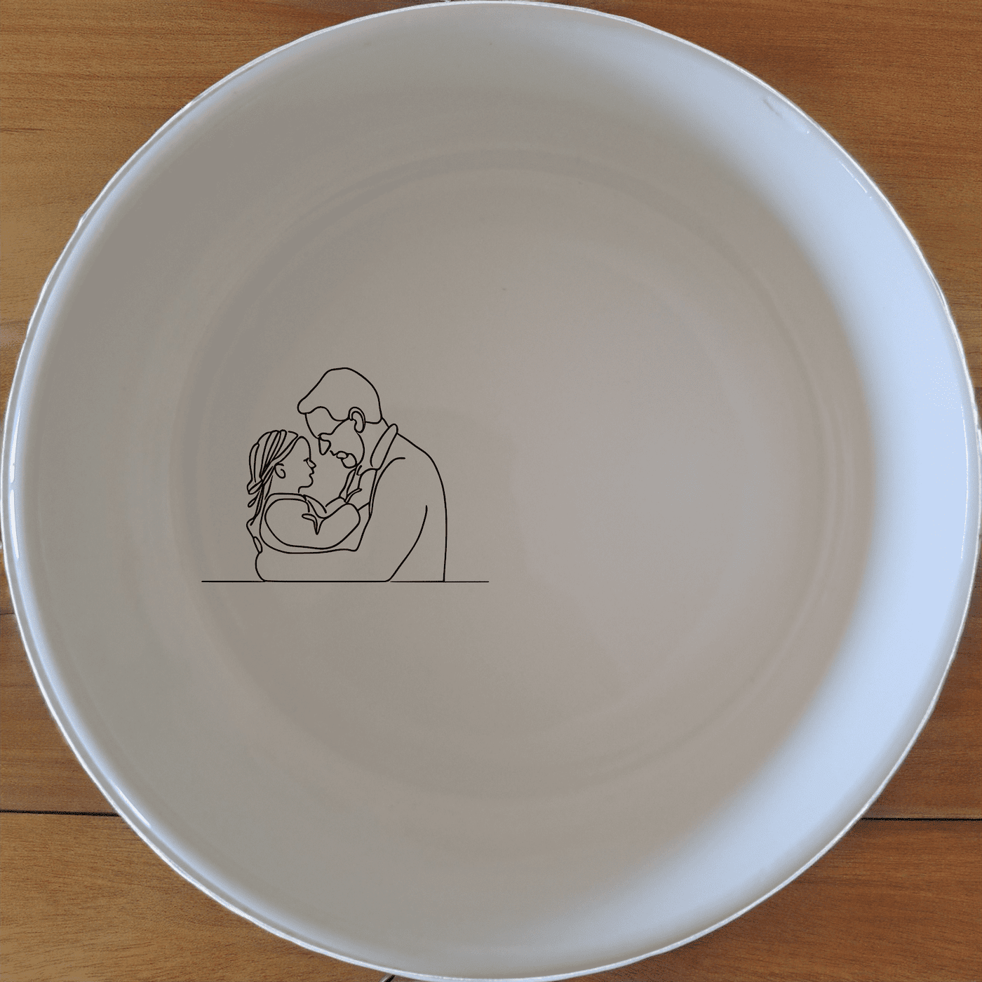 The Sillohette Father Daughter Bowl Set of 4 - Range 2 is a charming and elegant addition to any dining table, perfect for everyday use or special occasions.