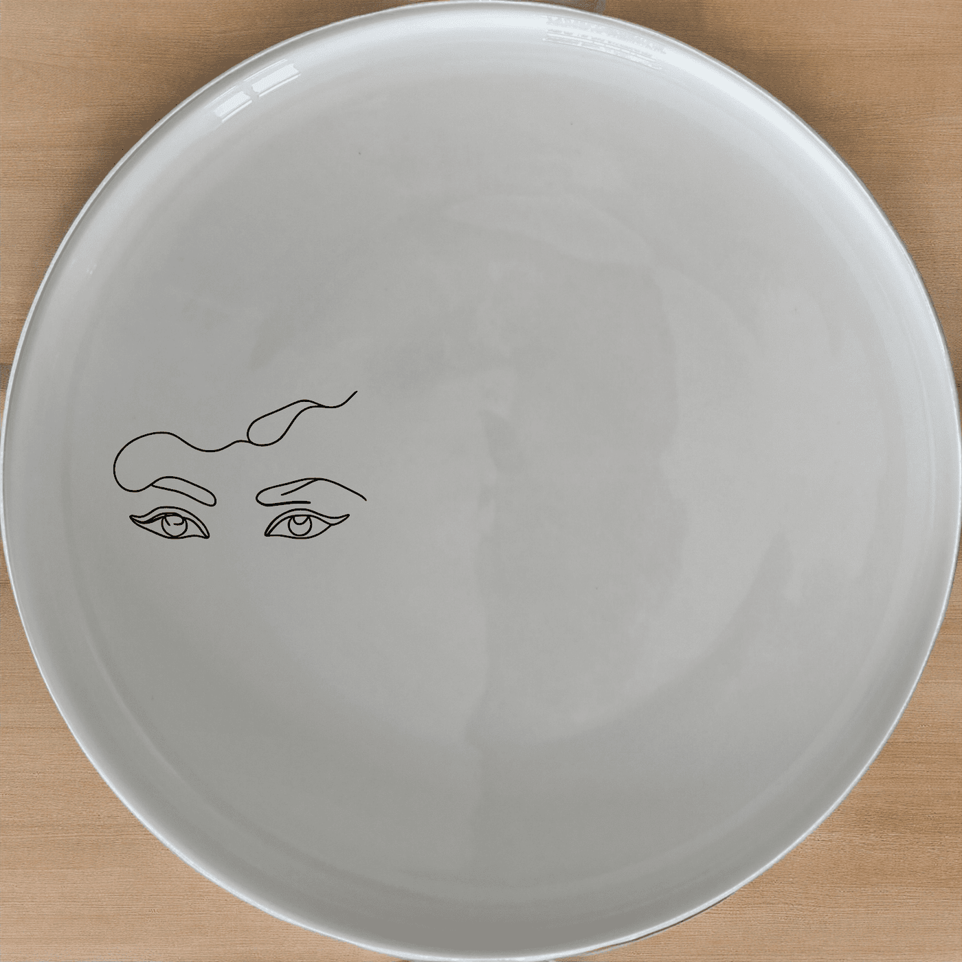 Smokey Glaring Womens Eyes Side Plate Set of 4 - Range 2 is a stylish and modern addition to any dining set, perfect for everyday use or special occasions.