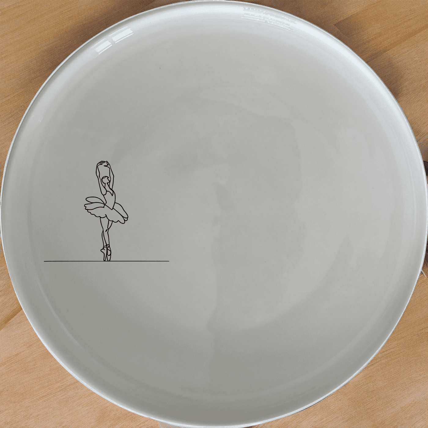 Swan Ballet Dancer Side Plate Set of 4 - Range 2 is a beautiful and elegant set of plates perfect for any dining occasion.