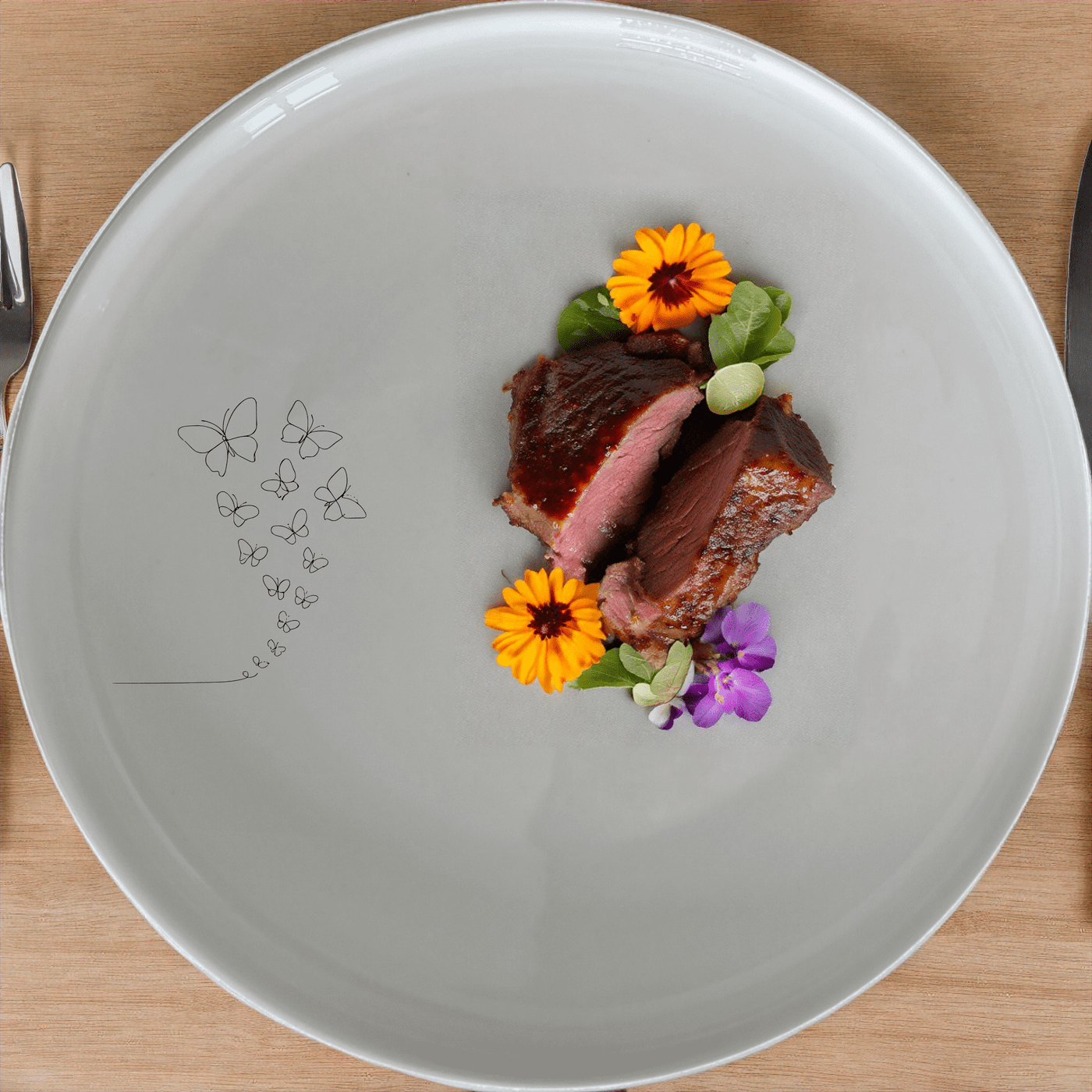 Delicate Butterflies Dinner Plate Set of 4 - Range 4 is a stunning addition to any dining set, featuring intricate butterfly designs.