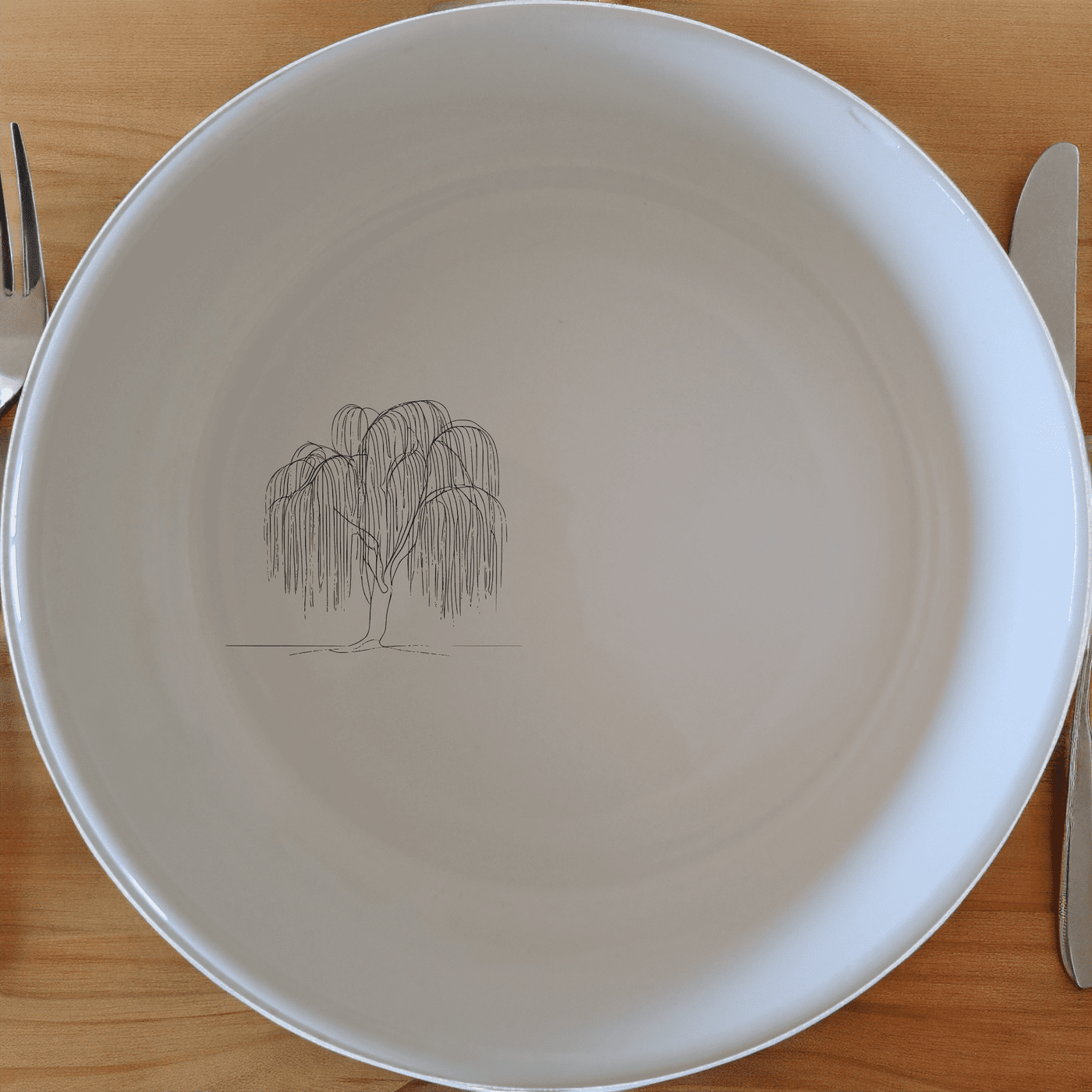 The Weeping Willow Tree Bowl Set of 4 - Range 2 is a beautiful and elegant set of four 12cm ceramic bowls, perfect for any dining occasion.
