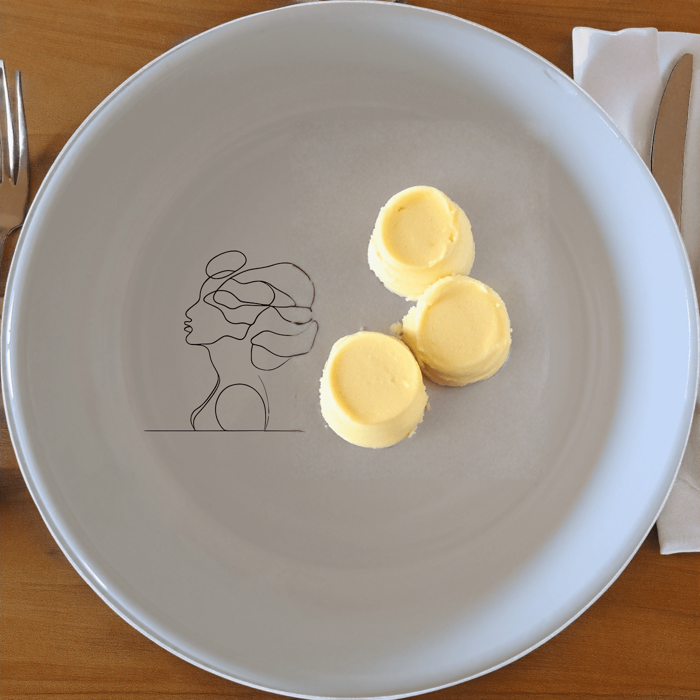 The Woman Faces Hair Bowl Set of 4 features elegant abstract designs perfect for modern dining. Crafted from premium ceramic, these bowls offer durability and style for everyday use.