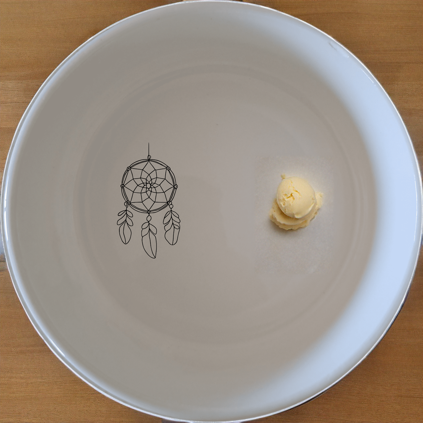 Dreamcatcher Feathers Bowl Set of 4 - Range 3 adds a touch of elegance to your dining experience with intricate designs.