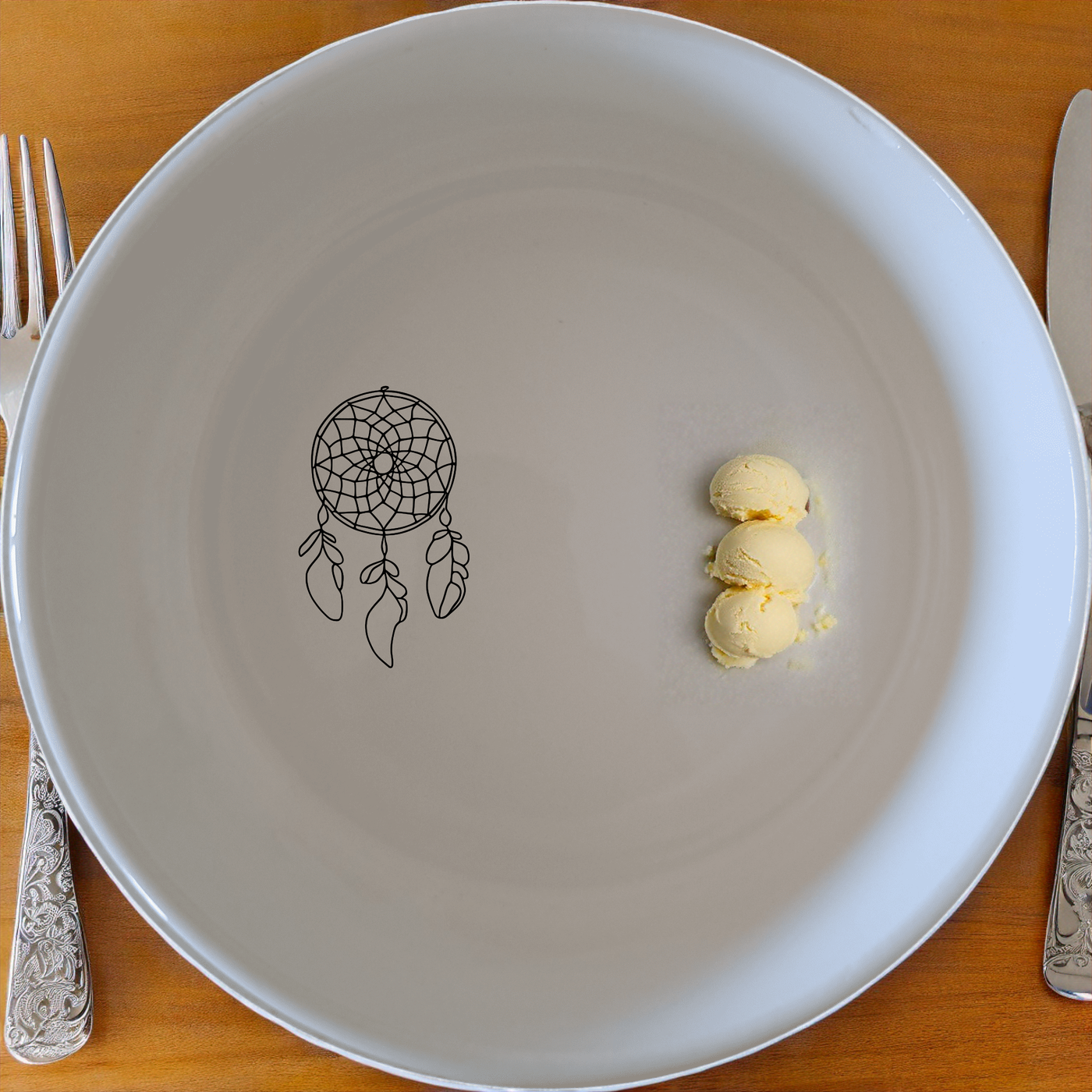 Dreamcatcher Feathers Bowl Set of 4 - Range 4 is a beautifully designed set of four ceramic bowls, perfect for any dining occasion.