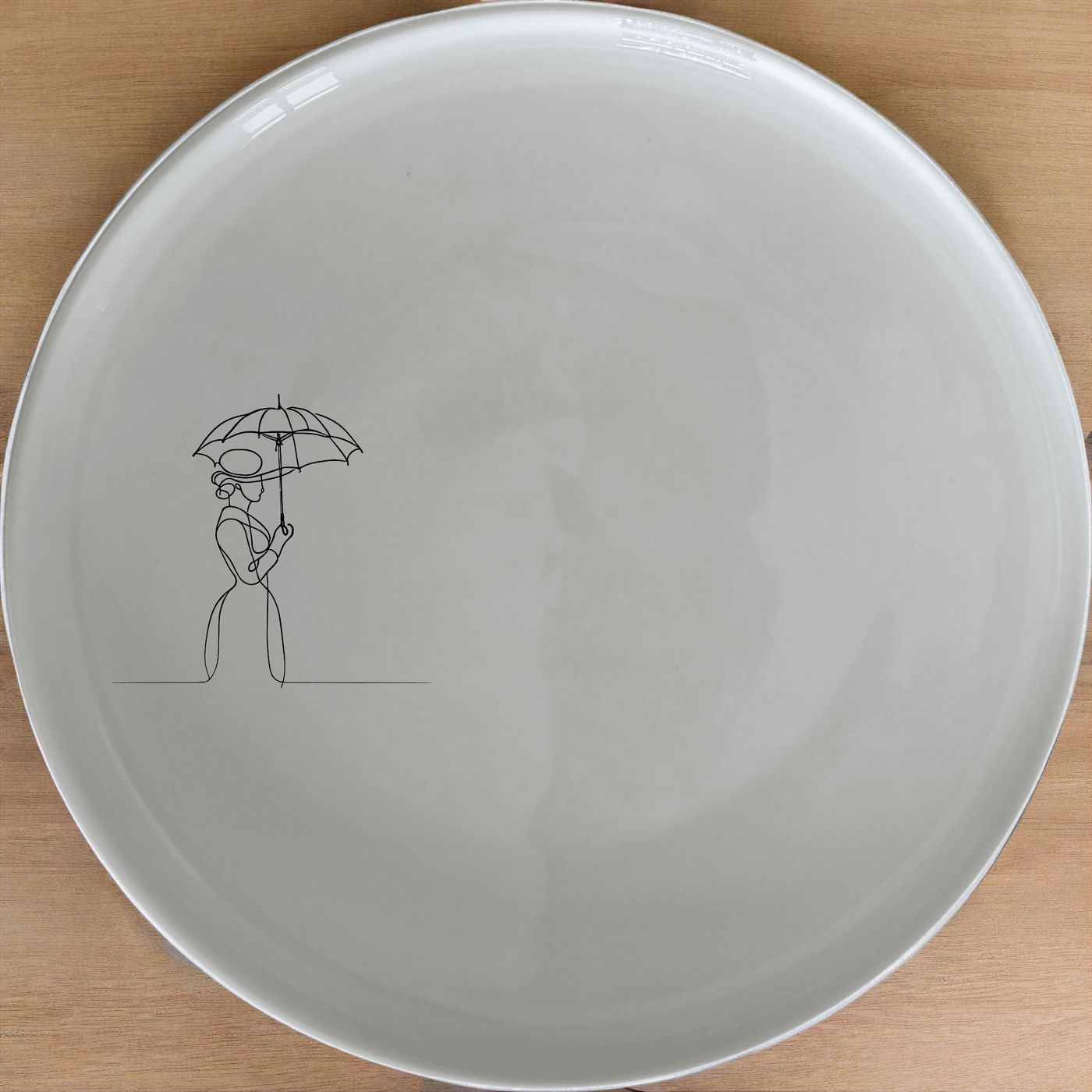 Victorian Woman Umbrella Dinner Plate Set of 4 - Range 1 is a stylish and elegant dinner plate set featuring a beautiful Victorian woman with an umbrella design.