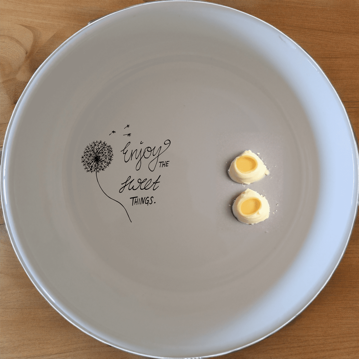 Enjoy Simple Things Bowl Set of 4 - Range 1 is a beautiful and practical addition to your kitchen, perfect for everyday use or special occasions.