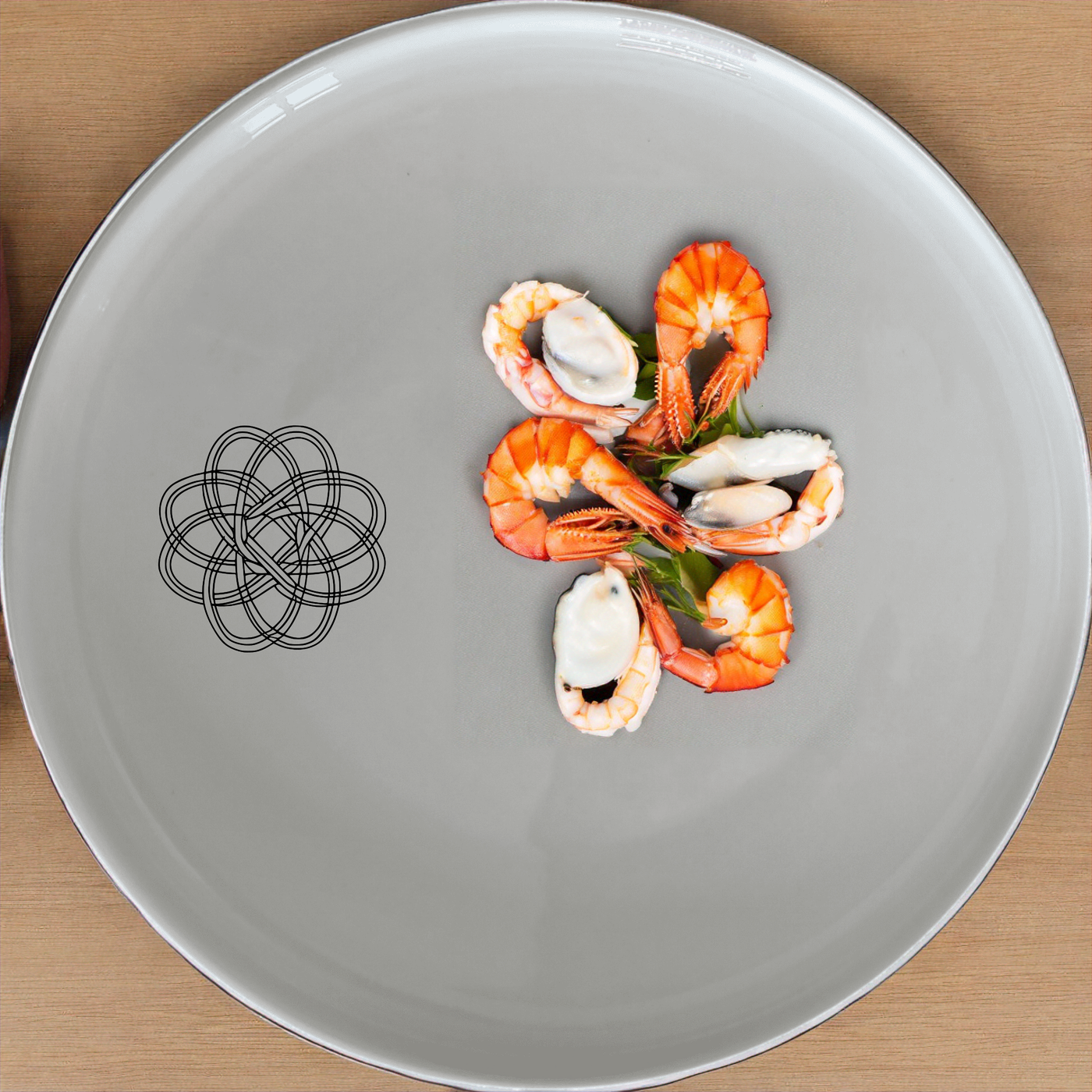 Geometric Knots Side Plate Set of 4 - Range 2 is a stylish and modern addition to your dining table, perfect for everyday use or special occasions.