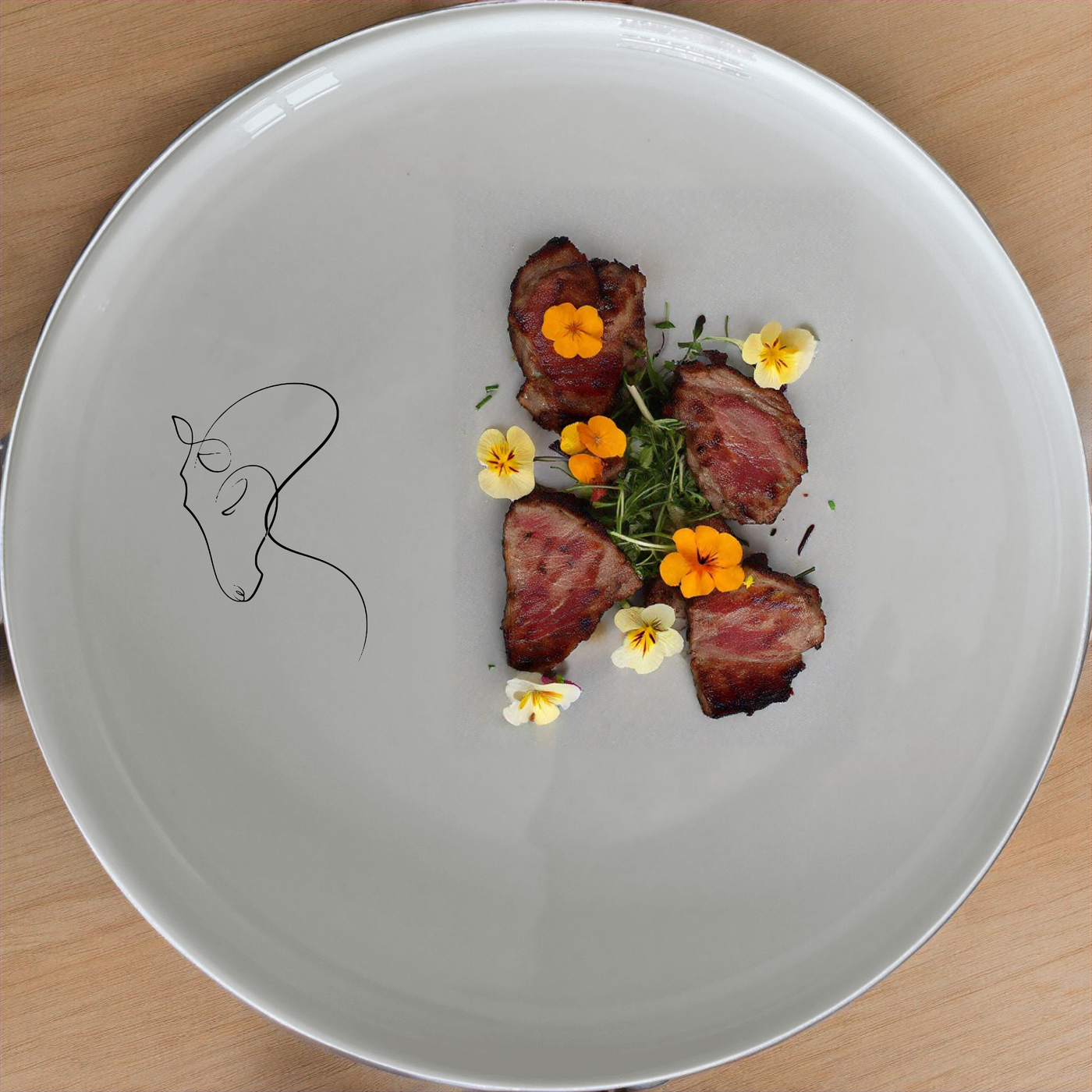 The Minimalist Simple Line Horse Dinner Set of 12 combines modern design with classic elegance for a sophisticated dining experience.