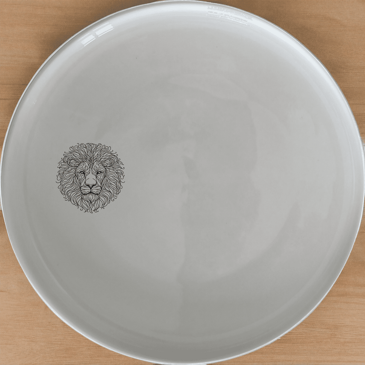 Staring Lion Dinner Plate Set of 4 - Range 1 adds a bold touch to your dining table with its striking design.