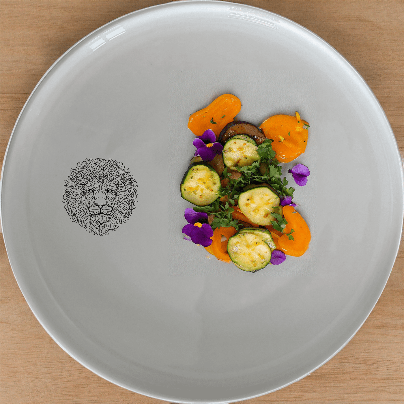Staring Lion Dinner Plate Set of 4 - Range 1 adds a bold touch to your dining table with its striking design.