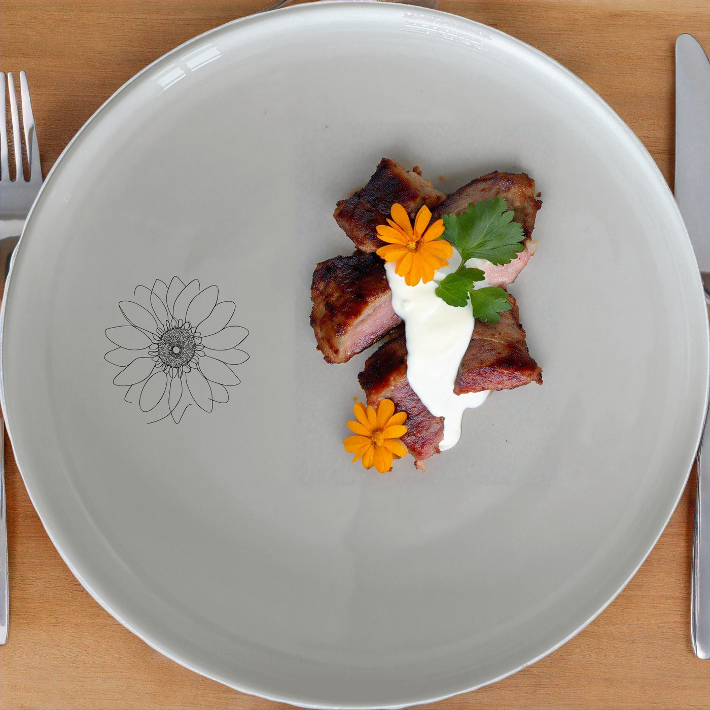 Sun Flower Side Plate Set of 4 - Range 4 adds a touch of nature to your table setting. Perfect for everyday use or special occasions.