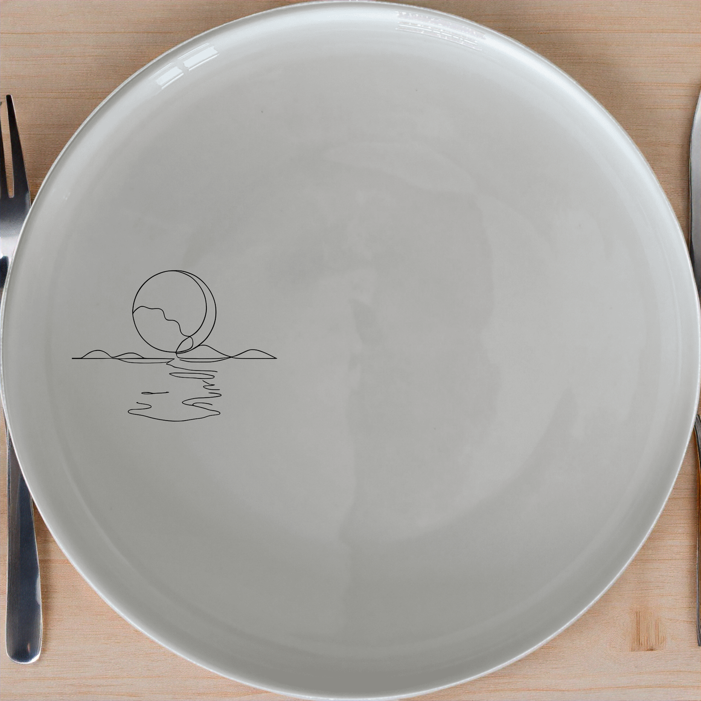 Reflections Water Moon Dinner Plate Set of 4 - Range 1 offers a serene and minimalist design perfect for any dining table.
