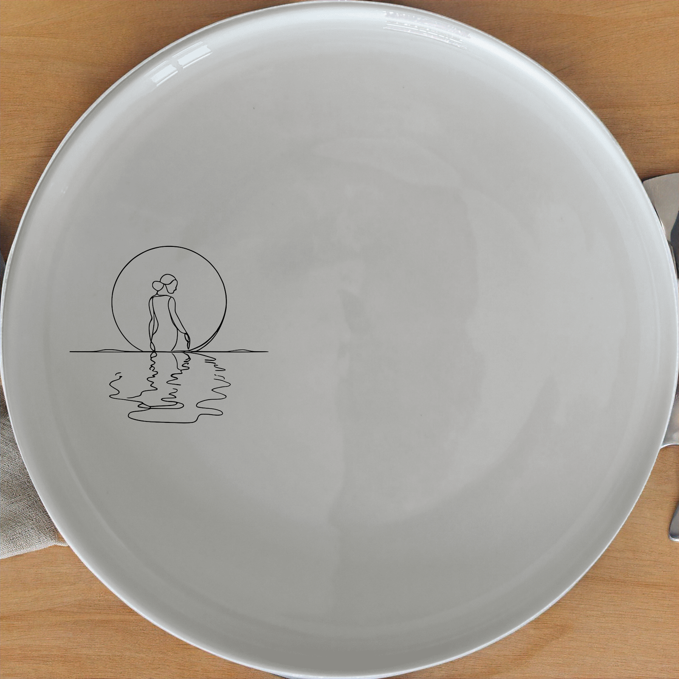 Reflections Water Moon Side Plate Set of 4 - Range 4 is a stunning set of four side plates featuring a serene water and moon design. Perfect for any dining occasion.