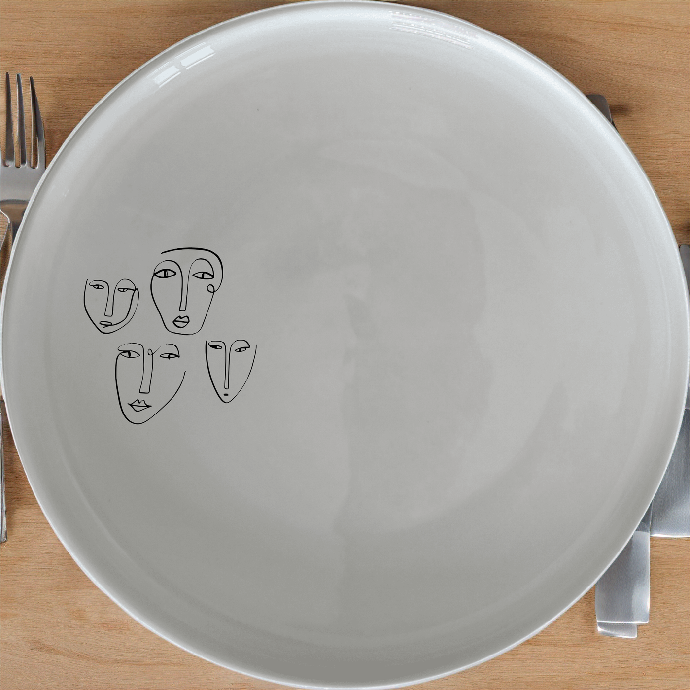 Four Faces Side Plate Set of 4 - Range 1 is a stylish and modern addition to any dining table, perfect for everyday use or special occasions.
