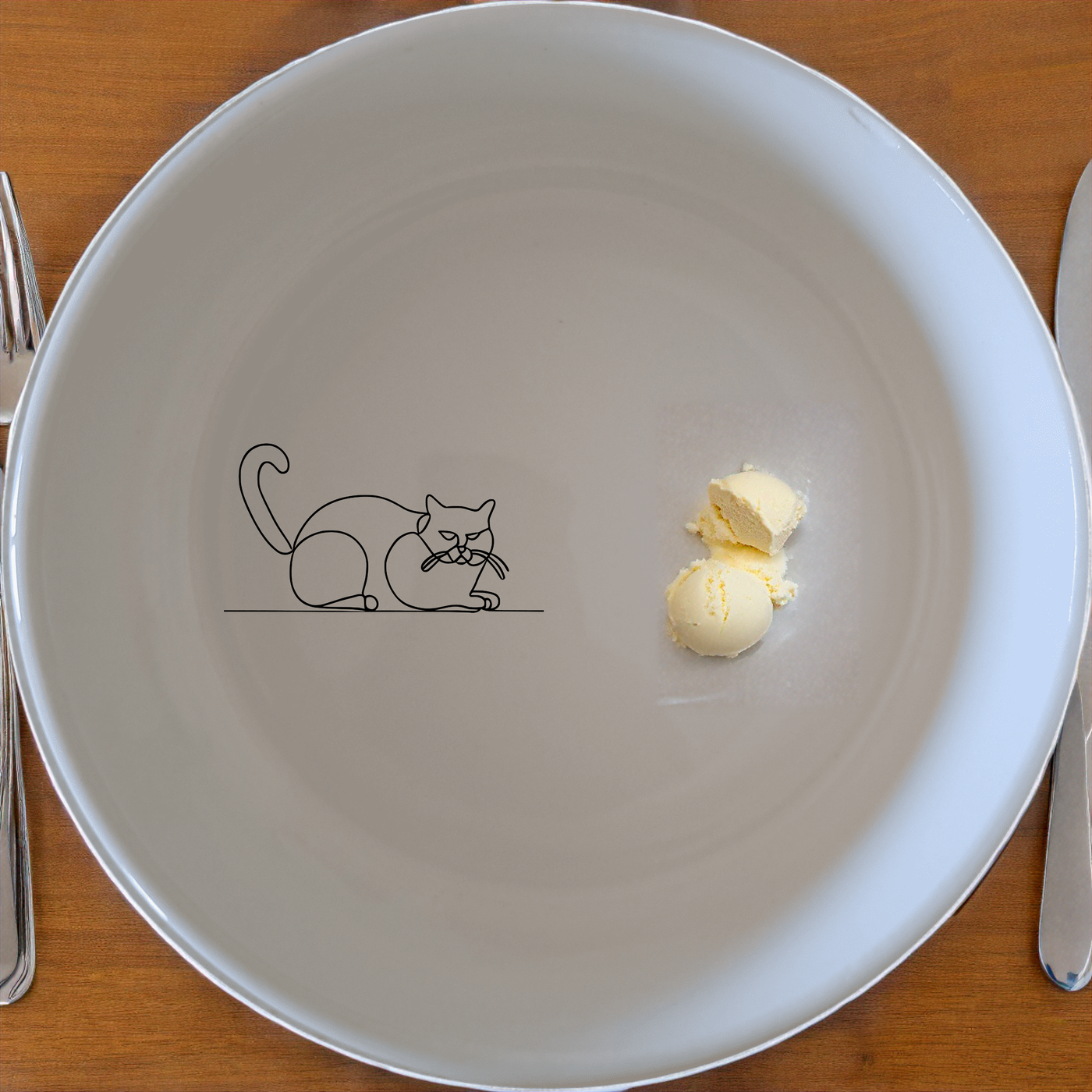 Grumpy Fat Cat Bowl Set of 4 - Range 2 offers a charming and practical solution for pet owners, combining style and functionality in a compact design.