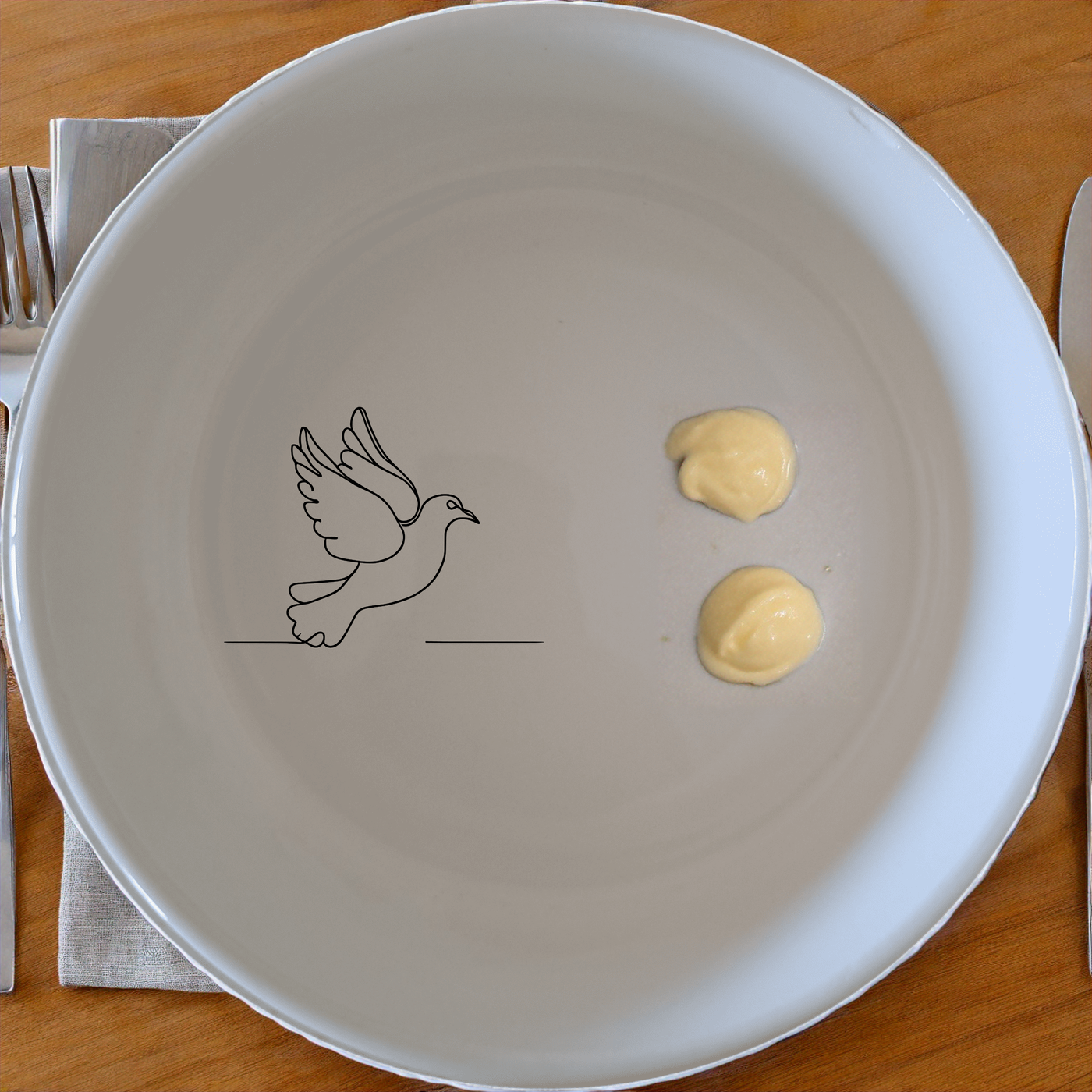 Dove Peace Star Bowl Set of 4 - Range 4 offers a serene design perfect for everyday meals and special occasions.