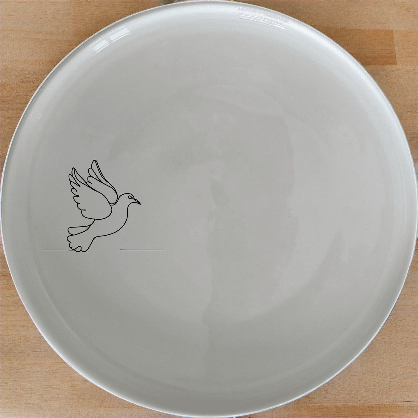 Dove Peace Star Dinner Plate Set of 4 - Range 4 offers a serene and timeless design perfect for any dining occasion.