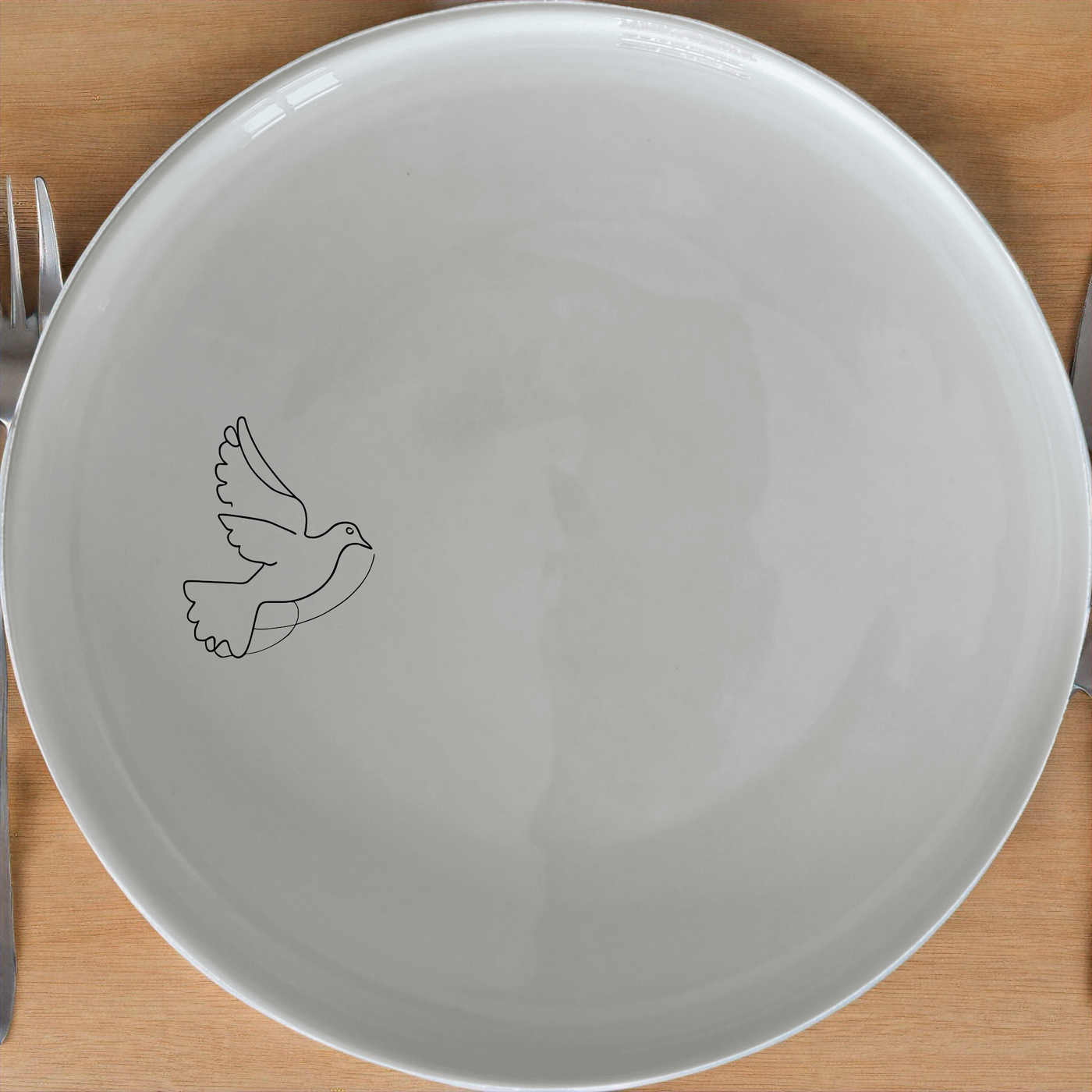 Dove Peace Star Side Plate Set of 4 - Range 3 is a beautiful set of four white ceramic side plates featuring a delicate dove design, perfect for everyday use or special occasions.