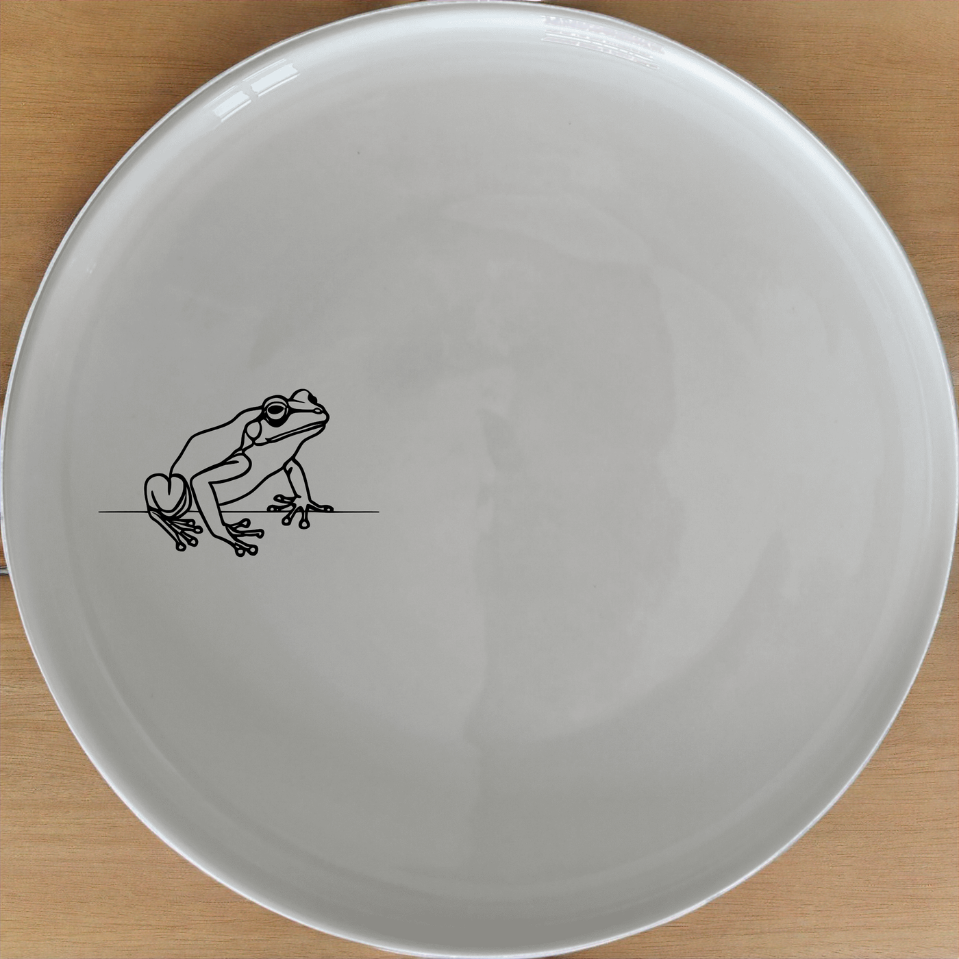 Frogs Reptiles Dinner Plate Set of 4 - Range 4 is a charming set of four dinner plates featuring elegant frog illustrations, perfect for adding a touch of nature to your dining experience.