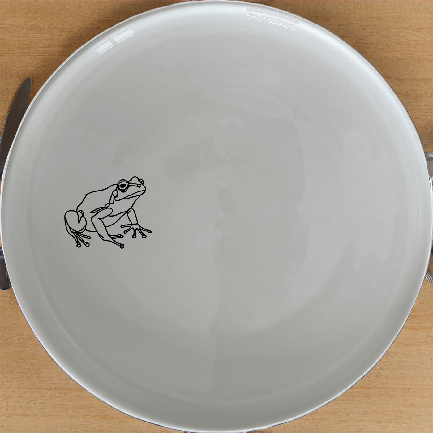 Frogs Reptiles Side Plate Set of 4 - Range 1 adds charm to your table setting with elegant frog designs.