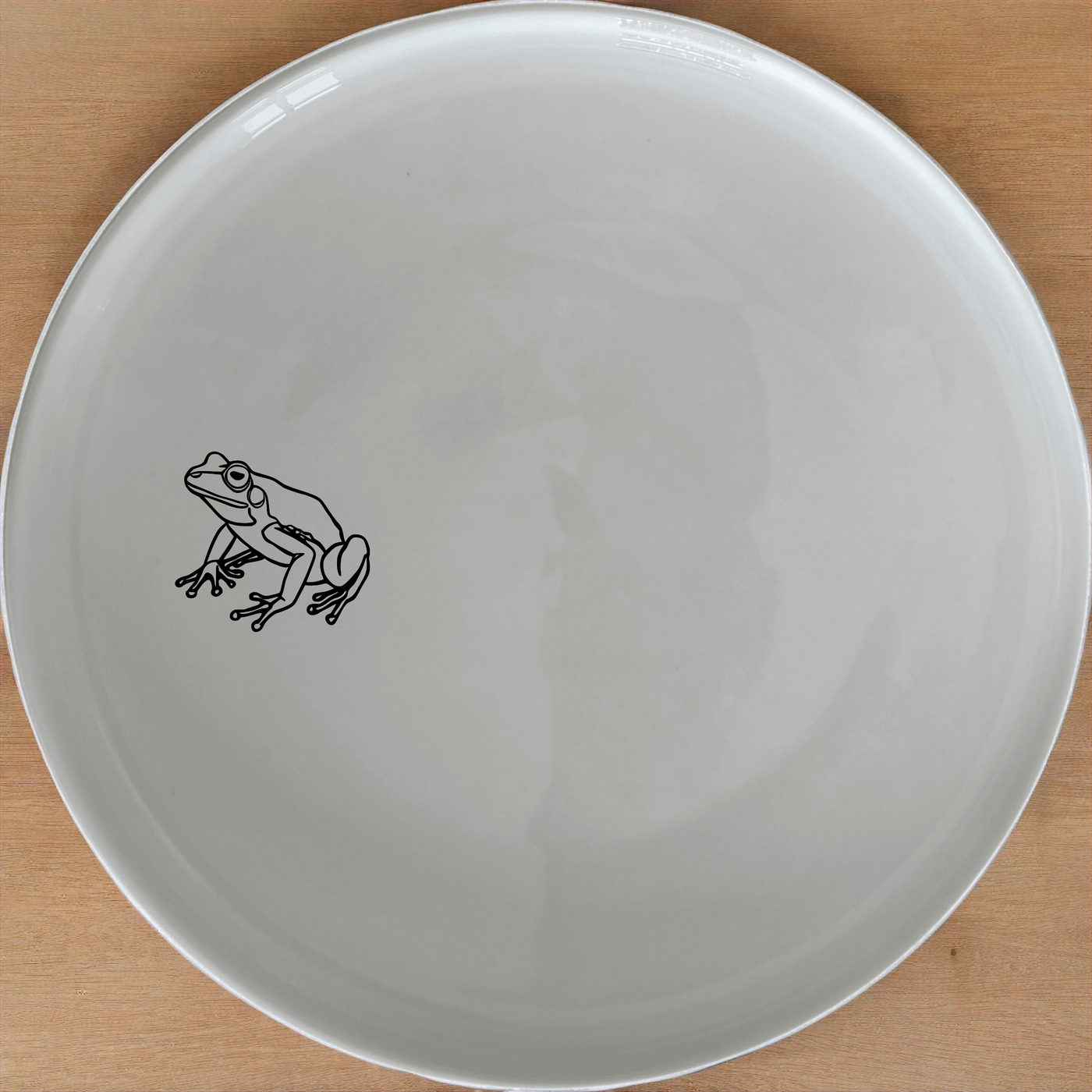 Frogs Reptiles Side Plate Set of 4 - Range 2 is a charming and versatile addition to any dining set, perfect for everyday use or special occasions.