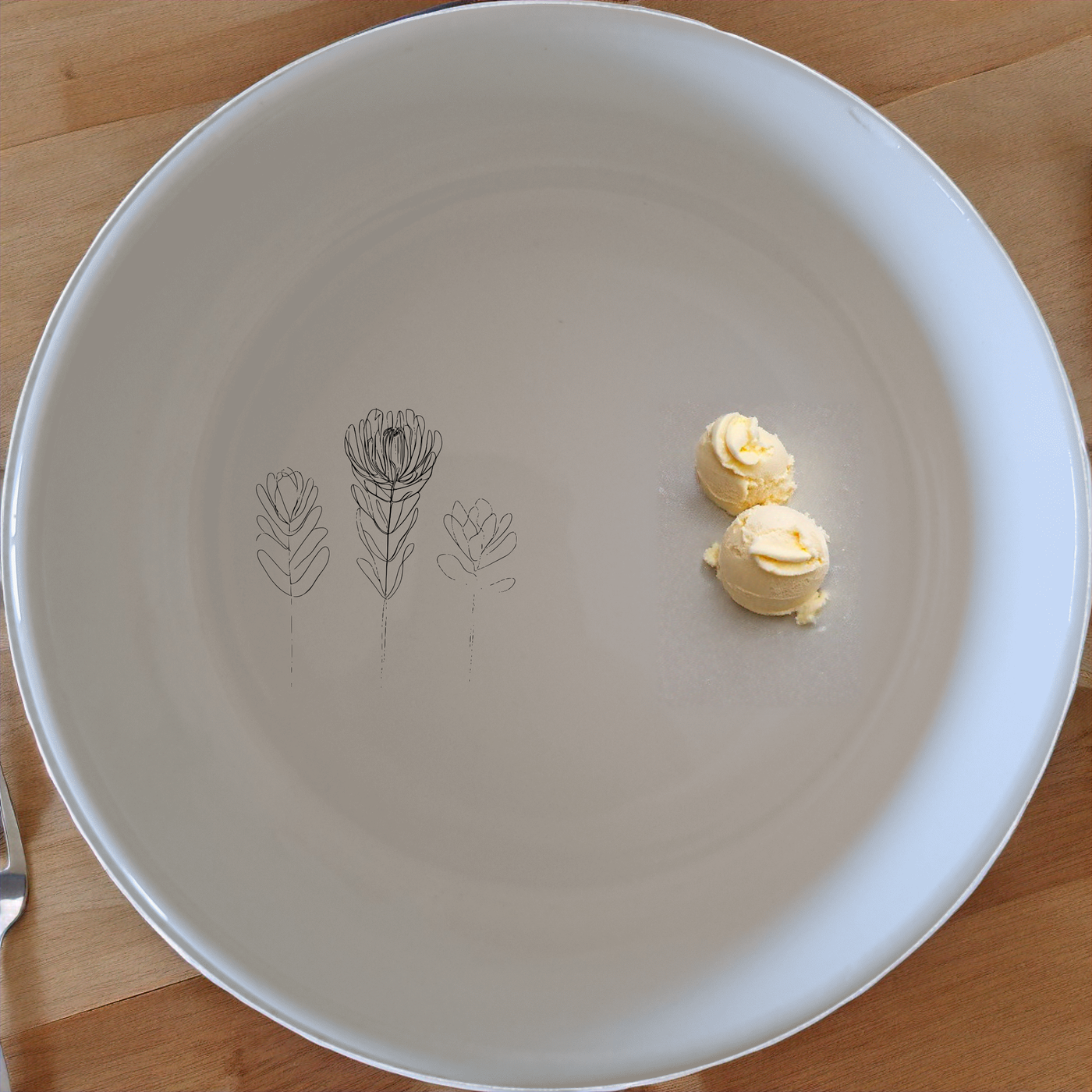 Fynbos Collection Bowl Set of 4 - Range 2 adds a touch of nature to your dining table with delicate botanical illustrations.