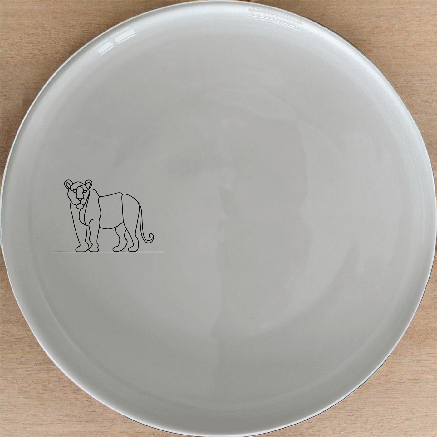 Safari Animals Dinner Plate Set of 4 - Range 2 offers a unique and stylish addition to your dinnerware collection with elegant animal designs.
